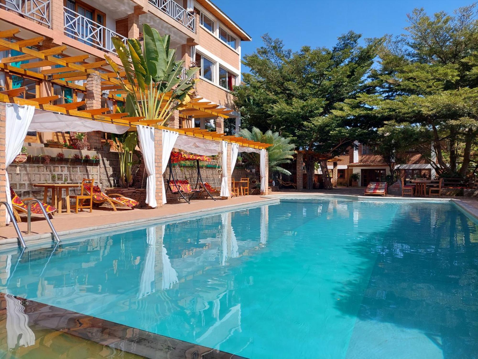 Island Continent Hotel Ivato  Kültér fotó