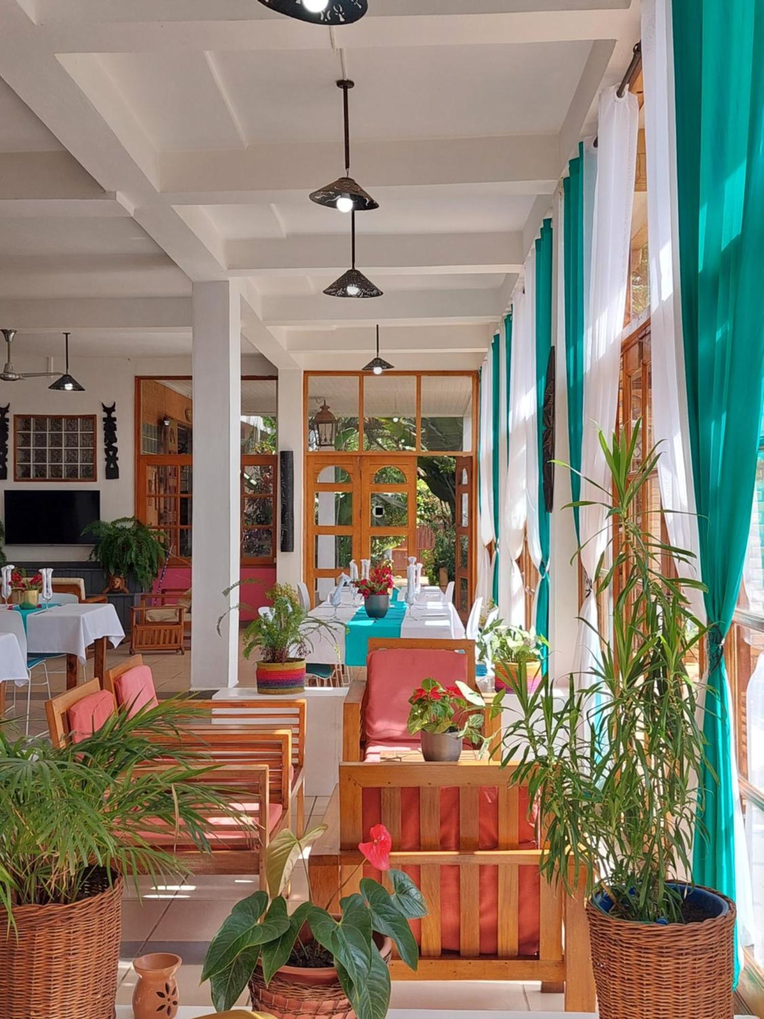 Island Continent Hotel Ivato Airport Kültér fotó