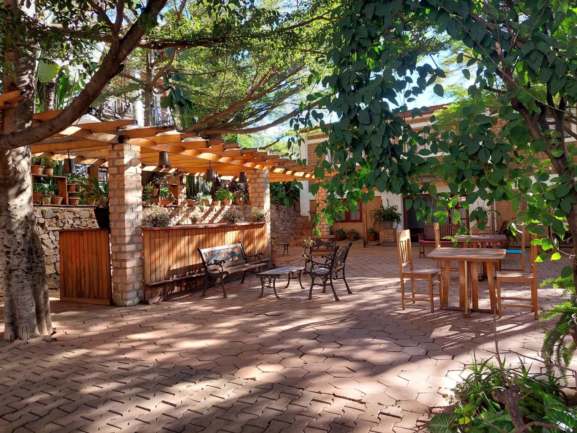 Island Continent Hotel Ivato Airport Kültér fotó