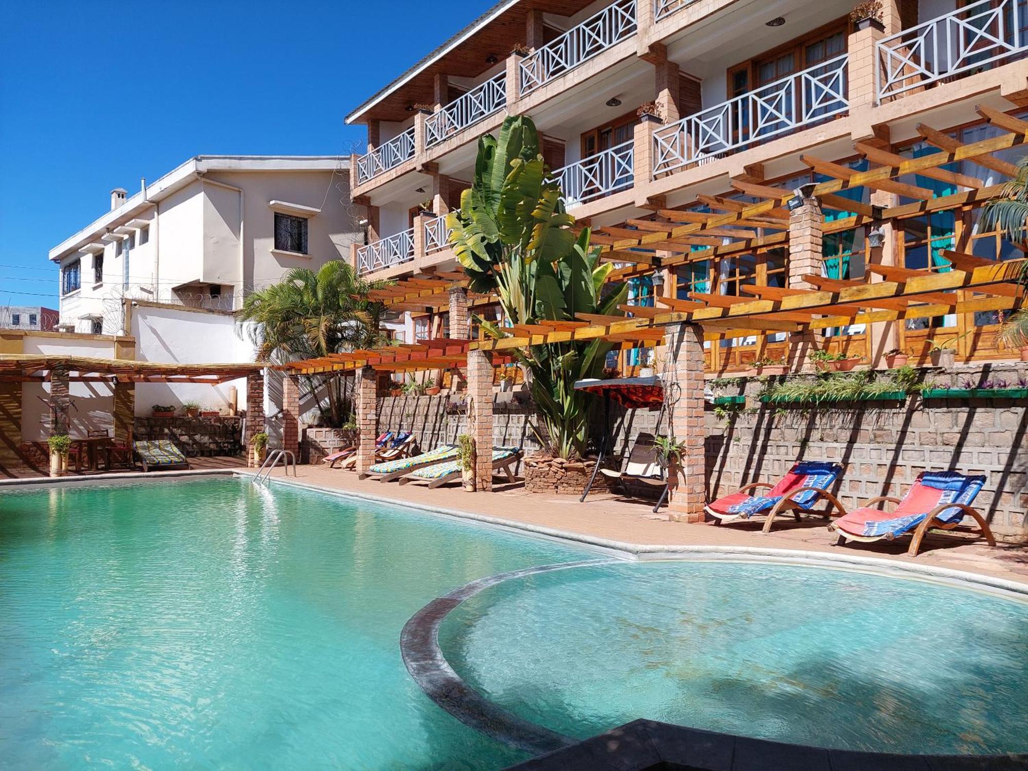 Island Continent Hotel Ivato Airport Kültér fotó