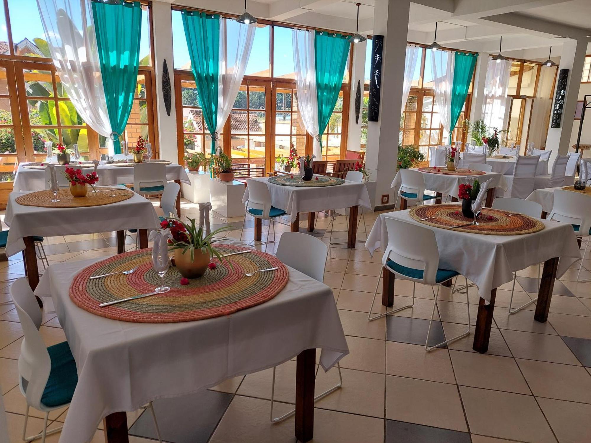 Island Continent Hotel Ivato Airport Kültér fotó