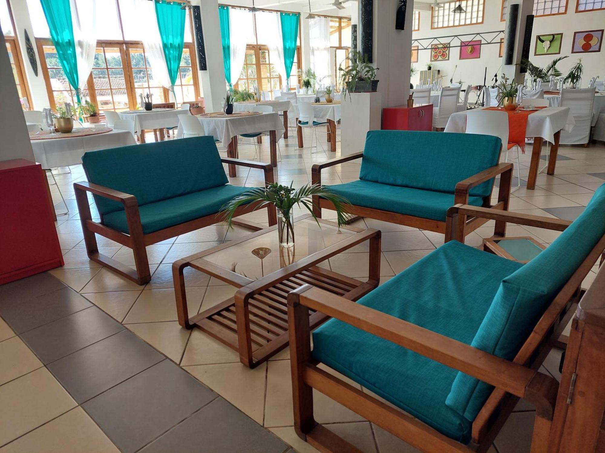 Island Continent Hotel Ivato  Kültér fotó
